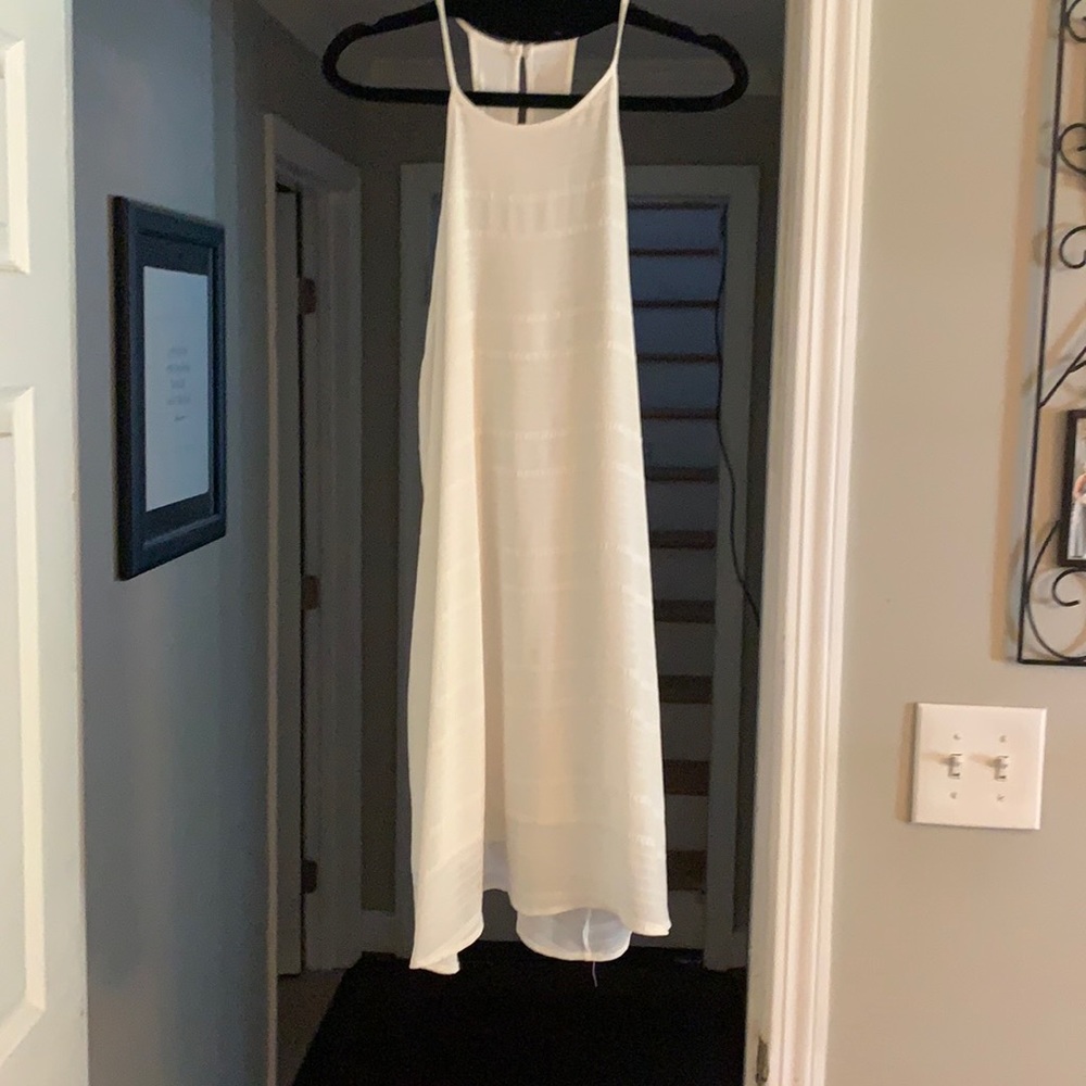 Little white dress, size medium! Worn 2 times!